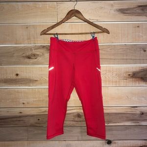 Lululemon Red Capris Size 4 with many pockets!